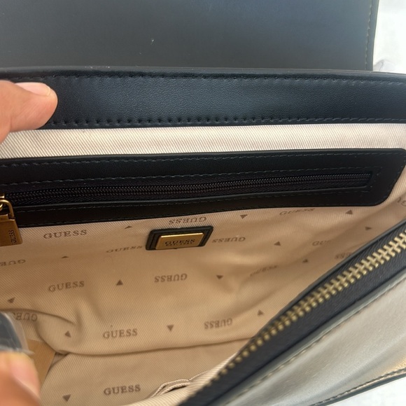 New GUESS Iseline Convertible Crossbody Flap, Leopard - Picture 5 of 15